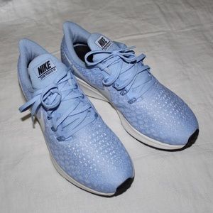 NEW NIKE | Running shoes